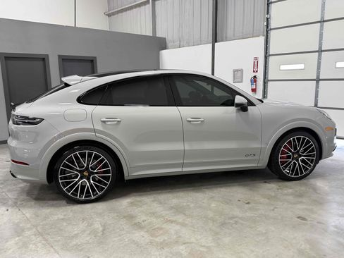 Used 2022 Porsche Cayenne GTS AWD/4WD image 33