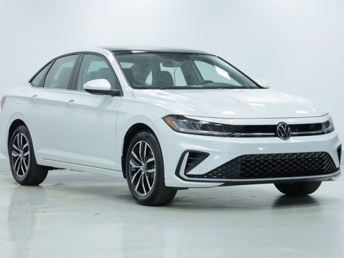 New 2026 Volkswagen Jetta SE FWD image 3