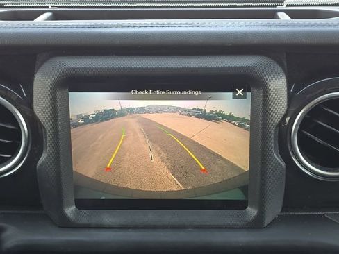 Used 2023 Jeep Wrangler Altitude image 30