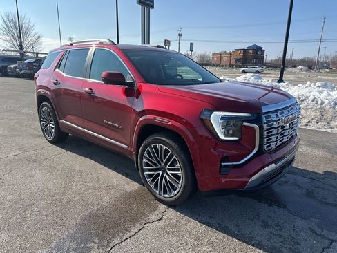 Used 2026 GMC Terrain Denali image 2