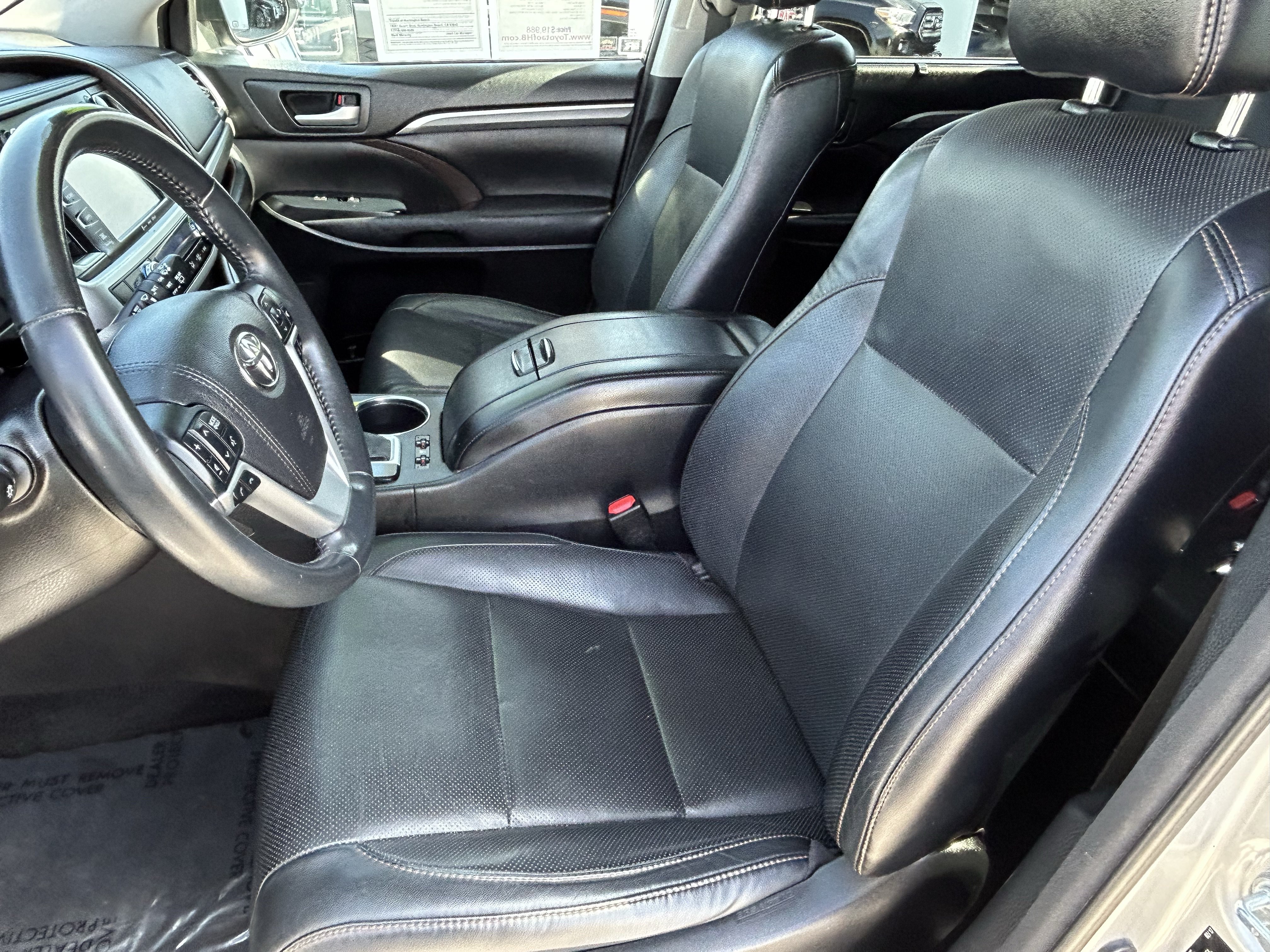 Used 2017 Toyota Highlander Limited w/ Carpet Mat Package AWD/4WD image 16
