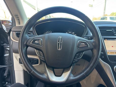 Used 2019 Lincoln MKC Reserve image 10