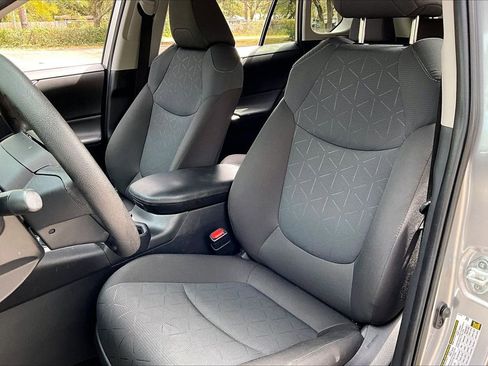 Used 2024 Toyota RAV4 XLE image 18