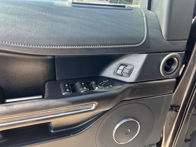Used 2020 Ford Expedition XLT w/ Equipment Group 202A AWD/4WD image 24