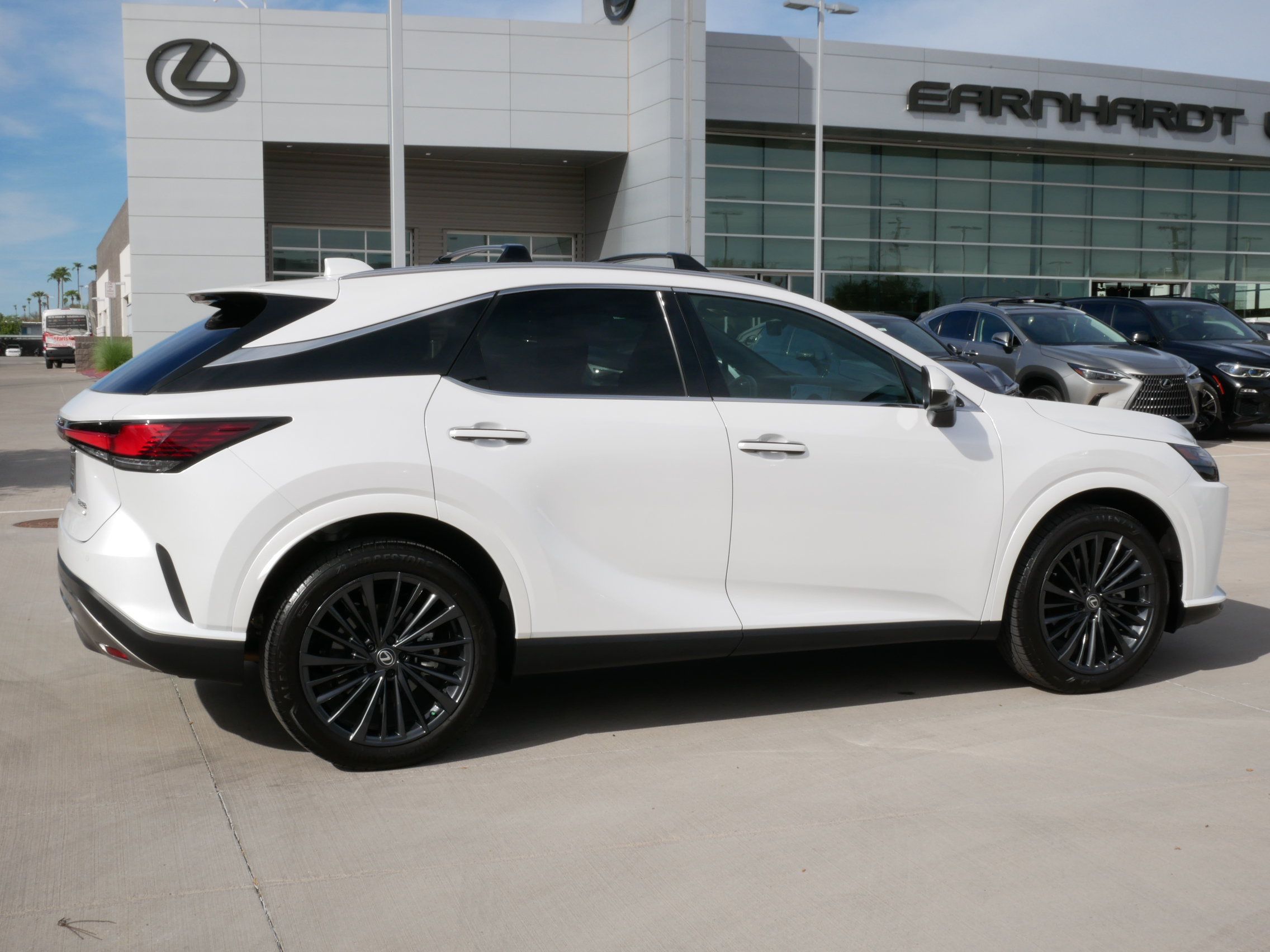 Used 2025 Lexus RX 350h w/ Convenience Package AWD/4WD image 11
