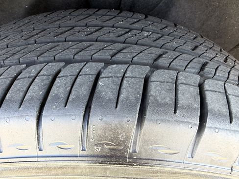 Certified 2024 Cadillac XT6 Sport w/ LPO, ONYX Package image 36