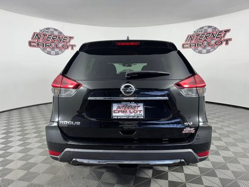Used 2018 Nissan Rogue SV image 6