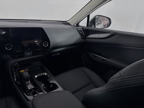 Used 2025 Lexus NX 250 FWD w/ Cold Area Package image 24