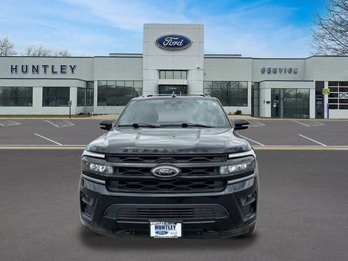 Used 2022 Ford Expedition Limited AWD/4WD image 2
