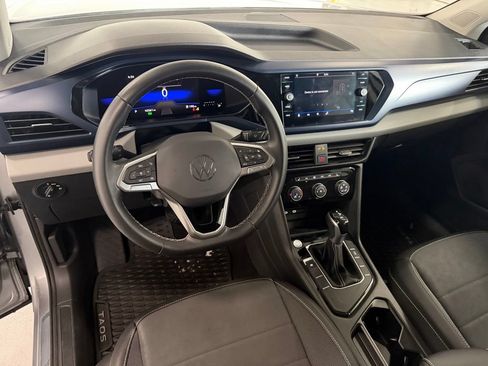 Used 2023 Volkswagen Taos SE FWD image 8