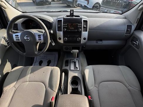 Used 2014 Nissan Frontier SV RWD image 17
