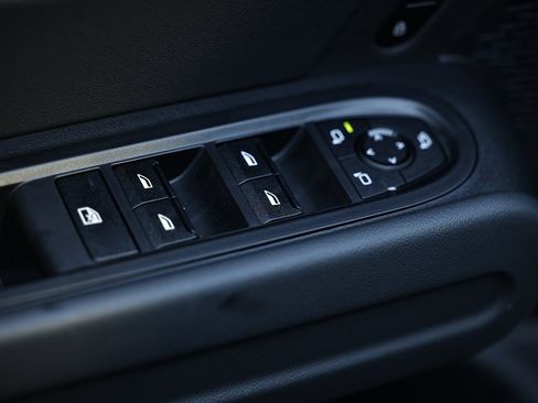 Used 2025 MINI Cooper Countryman S w/ Comfort Package Max image 16