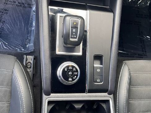 Used 2024 Mitsubishi Outlander SE image 20