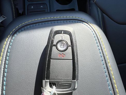 New 2025 Ford Maverick Lobo image 32