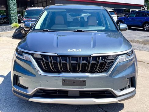 Used 2022 Kia Carnival EX FWD image 7
