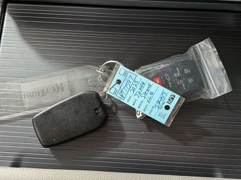 Used 2025 Toyota Sienna XLE FWD image 30