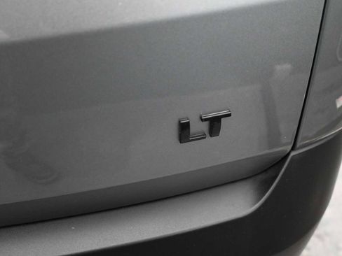 Used 2023 Chevrolet Traverse LT w/ Midnight/Sport Edition image 30