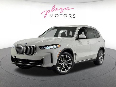 Used 2026 BMW X5 xDrive50e w/ Premium Package AWD/4WD image 2