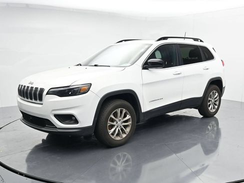 Used 2022 Jeep Cherokee Latitude Lux w/ Sun & Sound Group AWD/4WD image 4