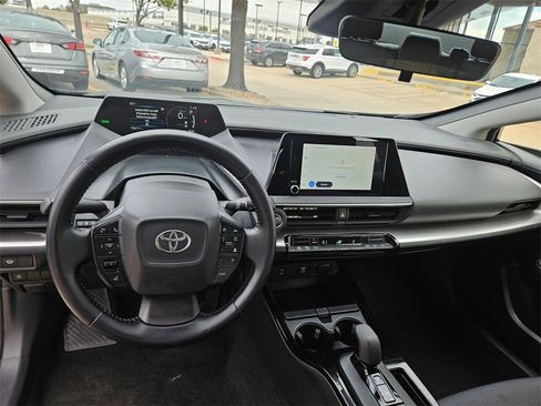 Used 2025 Toyota Prius LE image 15
