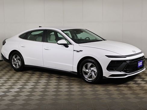 Certified 2025 Hyundai Sonata SE image 40