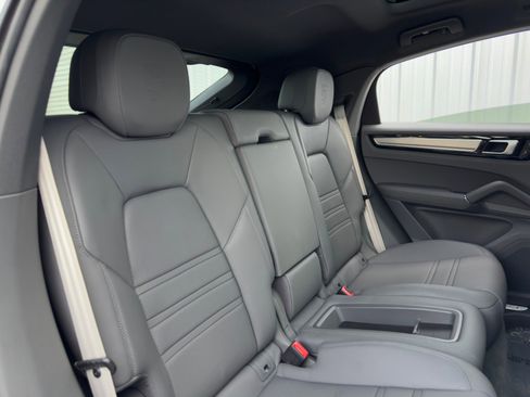 Used 2023 Porsche Cayenne E-Hybrid image 45