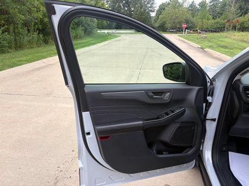 Used 2026 Ford Escape Active w/ Cold Weather Package FWD image 13