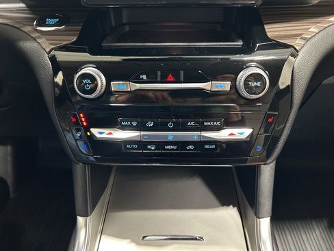Certified 2024 Ford Explorer Limited w/ Equipment Group 301A AWD/4WD image 23
