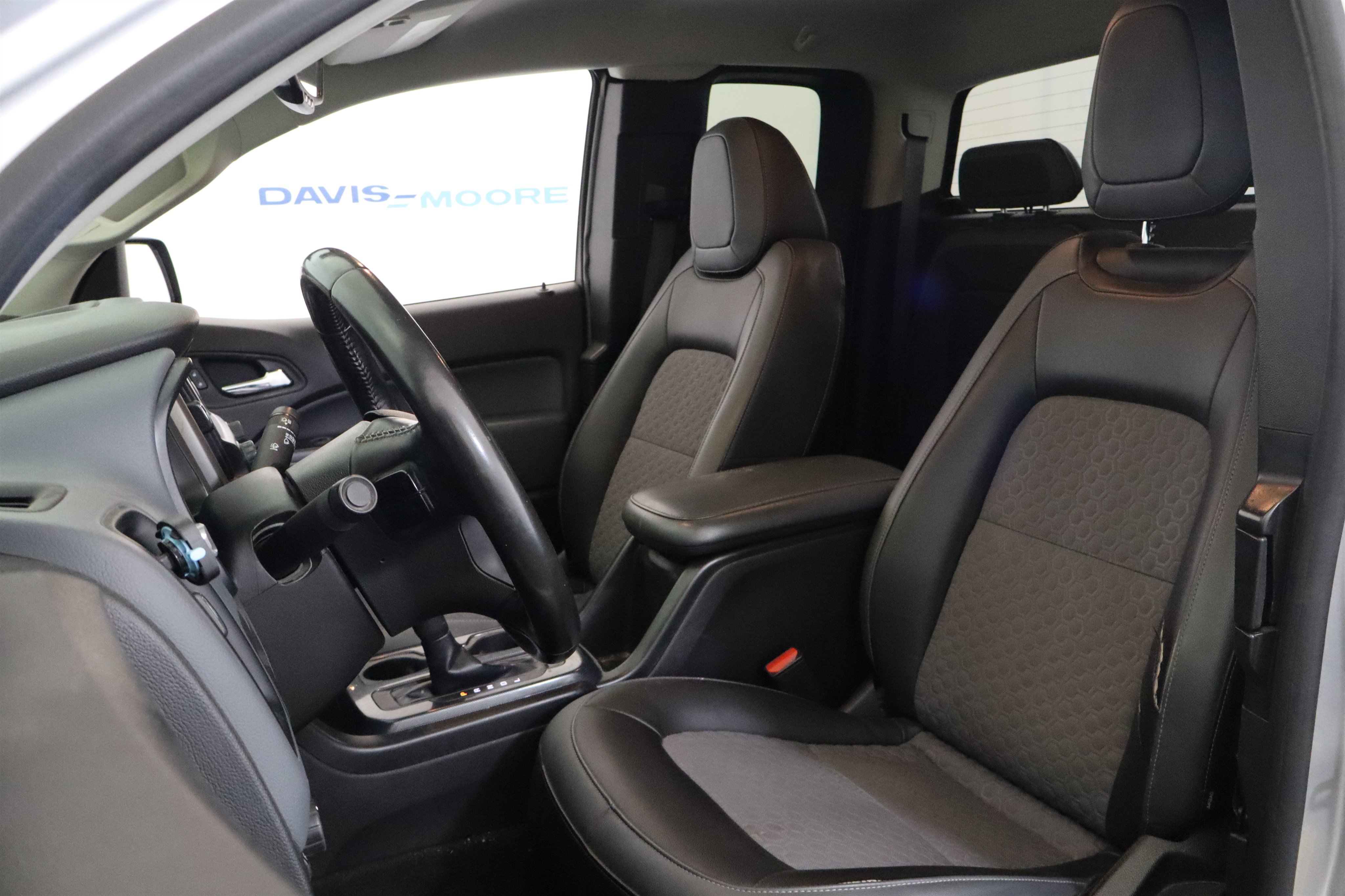 Used 2018 Chevrolet Colorado Z71 AWD/4WD image 22