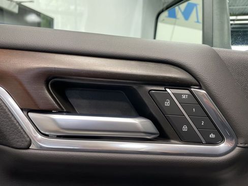 Used 2024 GMC Sierra 3500 Denali image 31