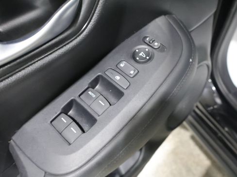 Used 2025 Honda HR-V LX image 13