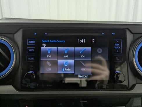 Used 2018 Toyota Tacoma SR image 19