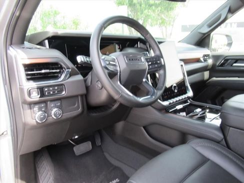 Certified 2025 GMC Yukon Denali AWD/4WD image 17