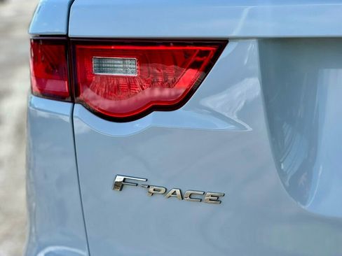 Used 2017 Jaguar F-PACE S image 10
