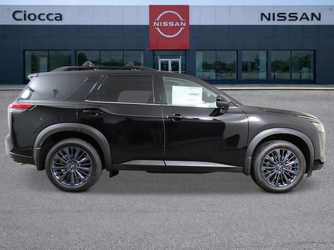 New 2026 Nissan Pathfinder SL w/ SL Premium Package AWD/4WD image 6