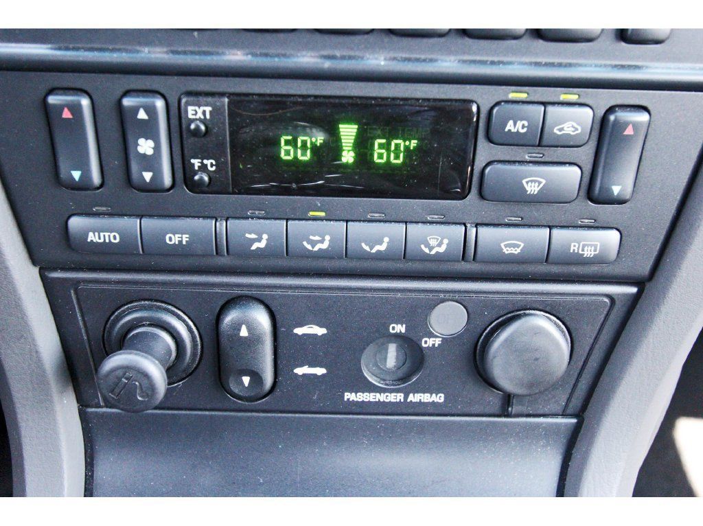 Used 2002 Ford Thunderbird RWD image 19
