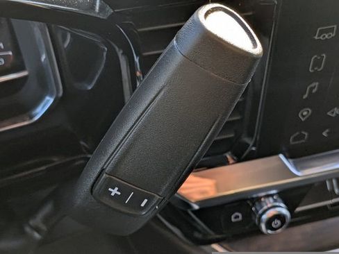 Used 2025 GMC Sierra 1500 SLT image 27