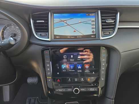 Used 2019 INFINITI QX50 Essential w/ Premium Heat Package image 12