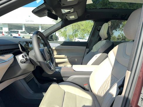Used 2025 Volvo EX90 Ultra w/ Protection Package Premier image 13