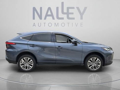 Used 2023 Toyota Venza XLE AWD/4WD image 6