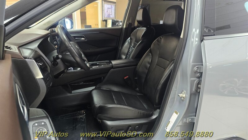 Used 2022 Nissan Rogue Platinum w/ Head-Up Display Package FWD image 15