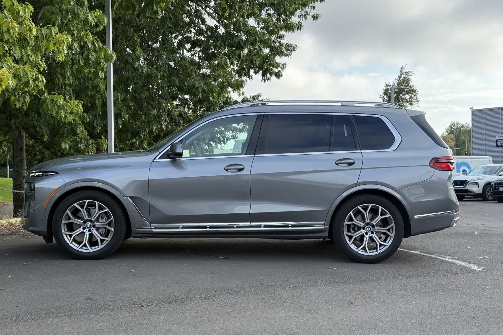 Used 2026 BMW X7 xDrive40i AWD/4WD image 5