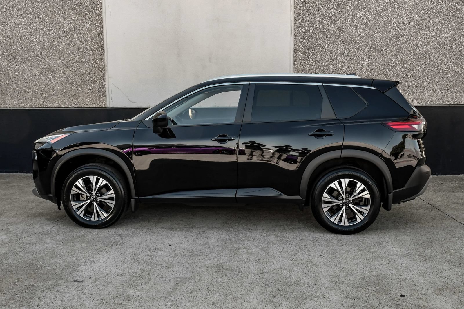 Used 2023 Nissan Rogue SV w/ SV Premium B Package AWD/4WD image 15