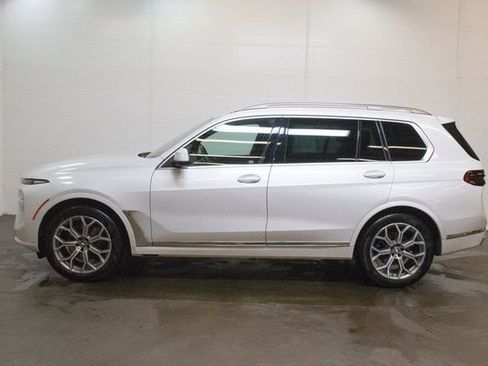Used 2023 BMW X7 xDrive40i w/ Executive Package image 7