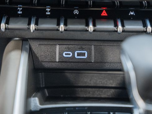 Used 2026 Chevrolet Colorado ZR2 image 33