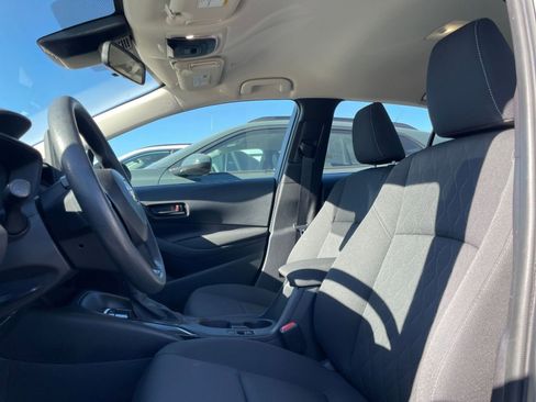 Used 2025 Toyota Corolla LE image 25