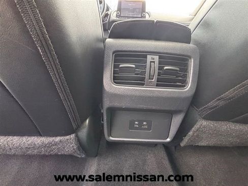 Used 2023 Nissan Rogue SV w/ SV Premium B Package image 14