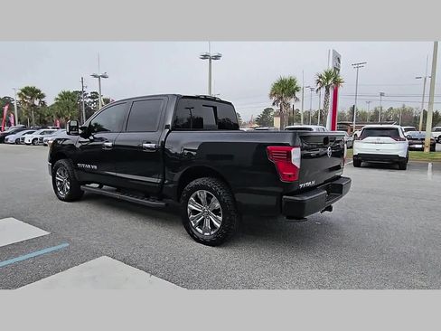 Used 2019 Nissan Titan SV w/ SV Convenience Package image 28