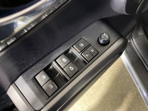 Used 2021 Toyota Tacoma TRD Sport w/ Technology Package image 16