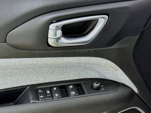 Used 2022 Jeep Compass Latitude w/ Convenience Group image 19